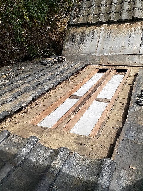 綾歌郡　屋根瓦の調査（補修跡）